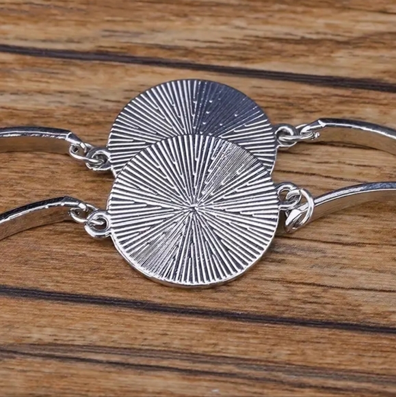 New bracelet - Picture 2 of 4